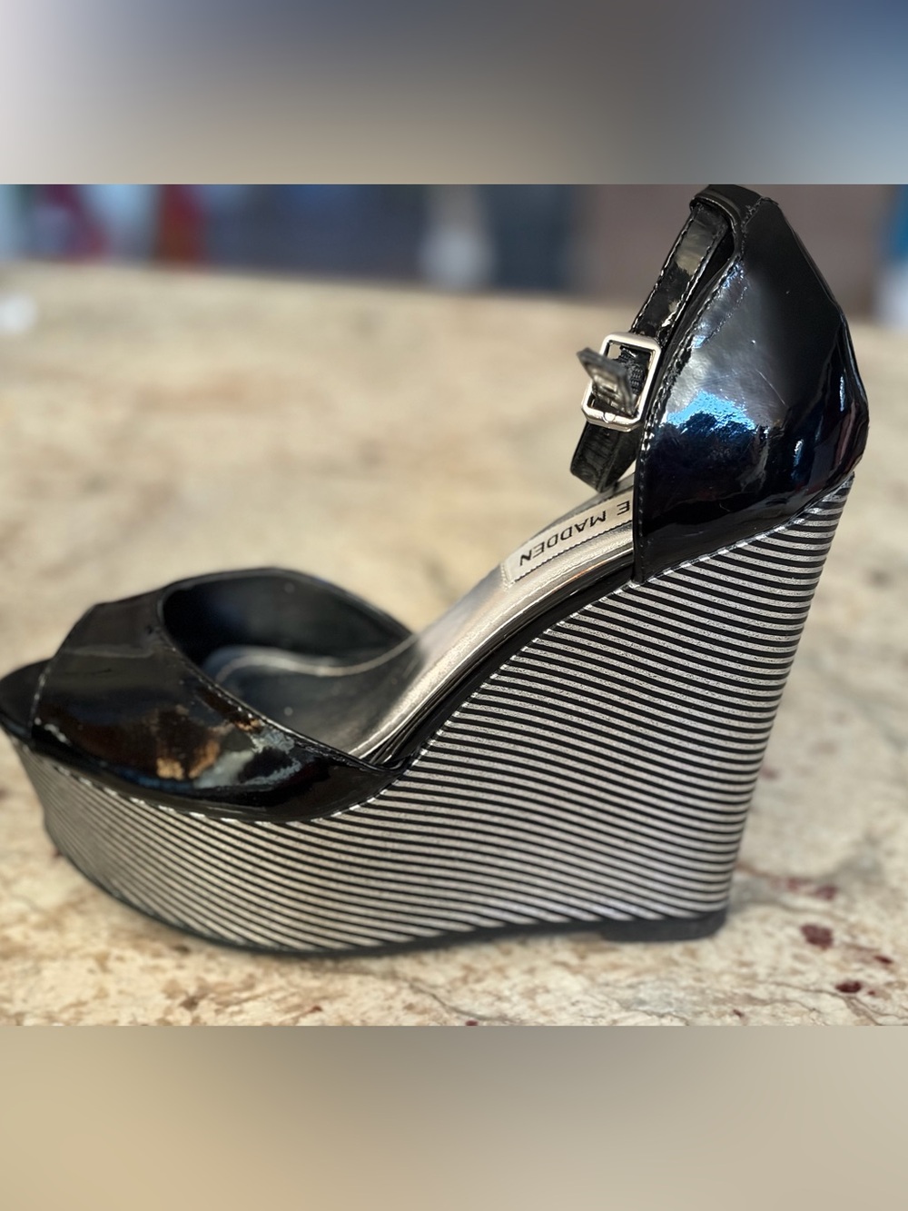 Steve Madden Vintage Never Worn Black Patent Striped Wedge Sandals
